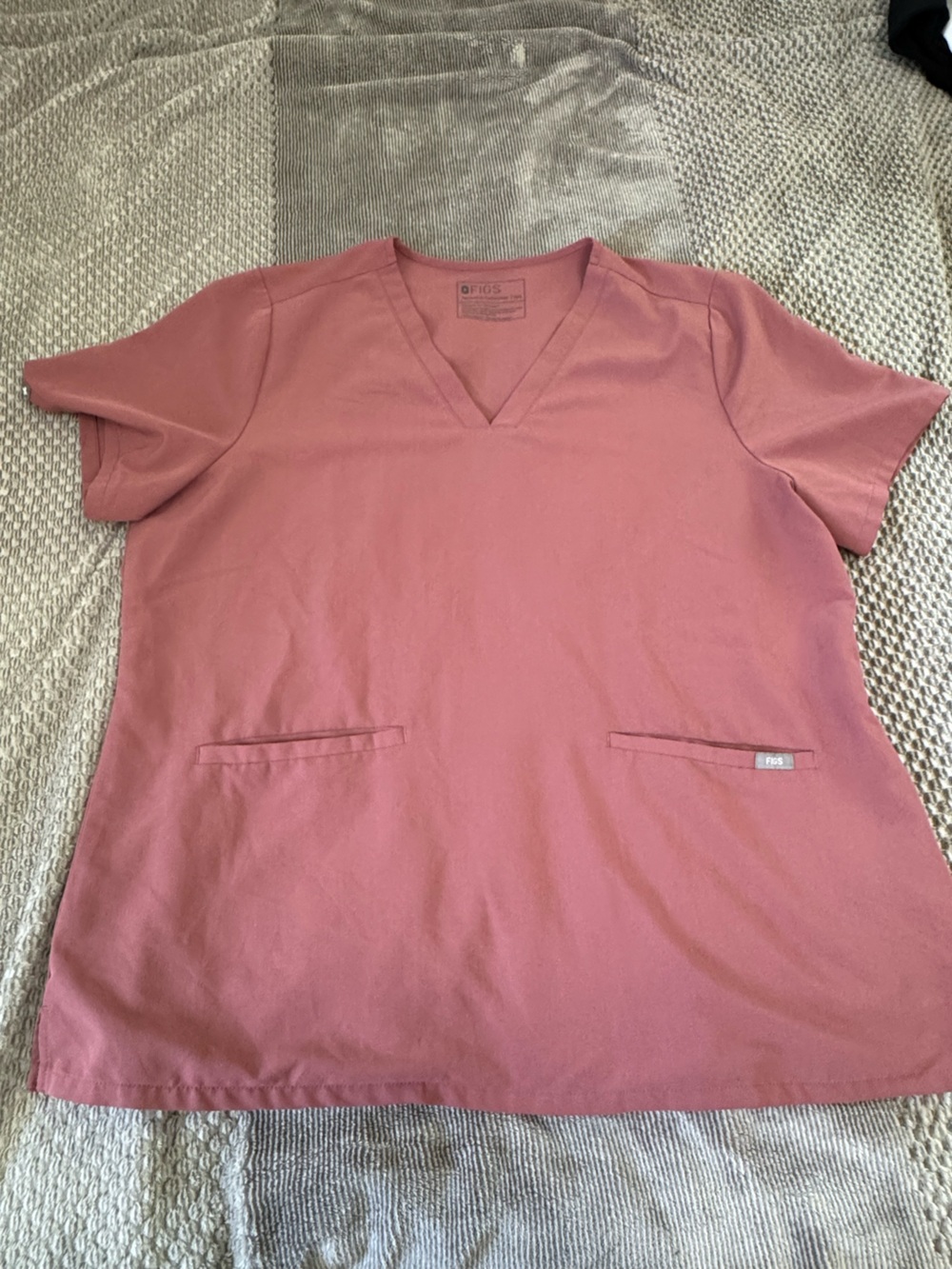 Figs women’s Mauve Casma- Three-Pocket Scrub Top